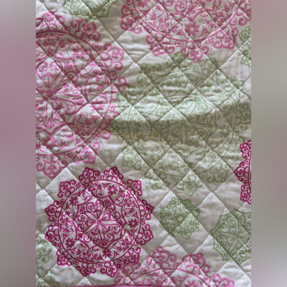 Tommy Hilfiger Hibiscus Hill Girls Twin Quilt Set with pink and green design - Picture 4 of 10